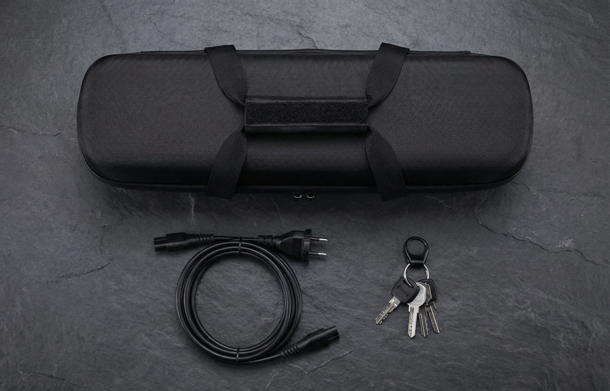 SafeCharge Pro - Flatlay